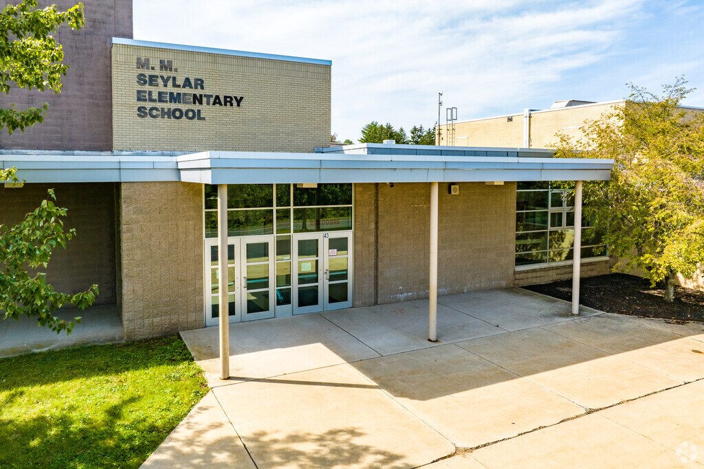 Your little ones can attend M.M. Seylar Elementary School in Hilltown.