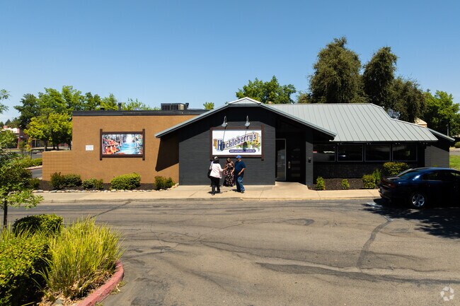 Weekend brunch at Huckleberry’s is a local favorite near Elverta.