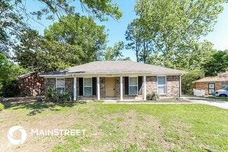 6076 Elk Grove Rd, Memphis, TN 38115