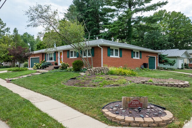 Ranch homes are well represented in Oaks.