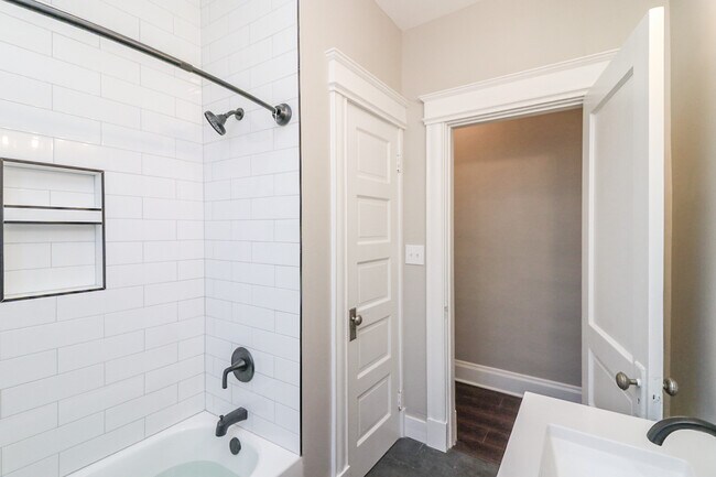 1634 Elkton Place unit 2, Cincinnati, OH 45224 - photo 6