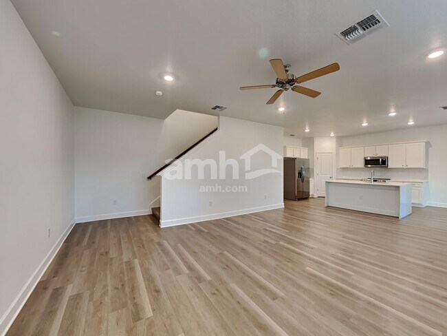 37854 Dusty Saddle Ln, Zephyrhills, FL 33541 - photo 6