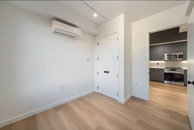 931 Carroll St unit 414, Brooklyn, NY 11225 - photo 4