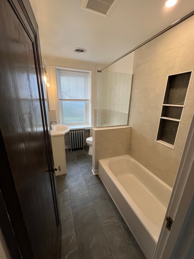 156 Columbus Ave unit 2nd Floor, Havertown, PA 19083 - photo 2