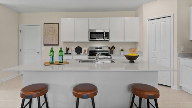 2093 Lasso Loop unit 36037872, Eagle Lake, FL 33839 - photo 4