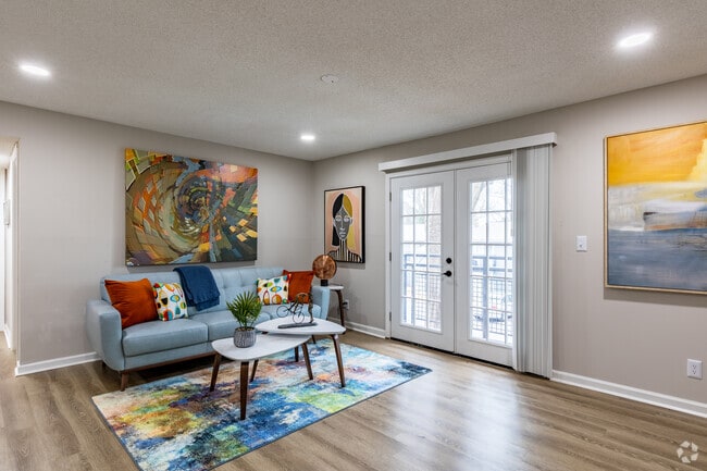 2BR, 1BA - 909SF Living Room