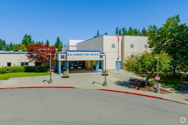 Gig Harbor High School is a beautiful campus with large city amenities.