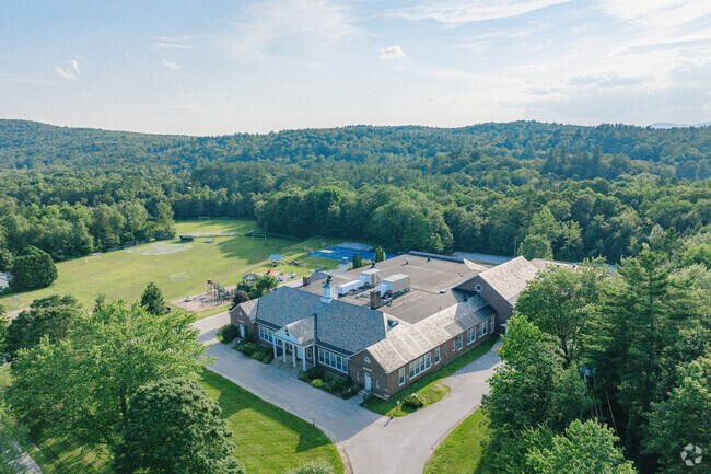 Barstow Memorial School provides a well-rounded education and promotes academic excellence.