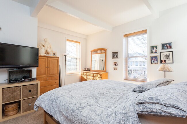 1455 W Wilson Ave unit 2, Chicago, IL 60640 - photo 6