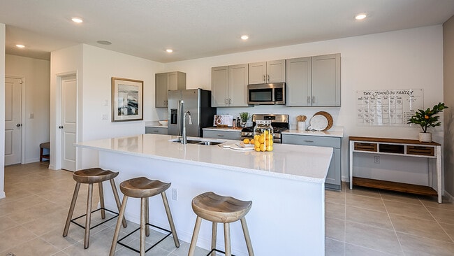 7484 Sandstone Dr, Groveland, FL 34736 - photo 3