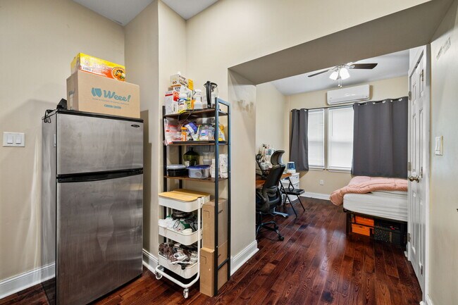 4633 Walnut St unit B, Philadelphia, PA 19139 - photo 6