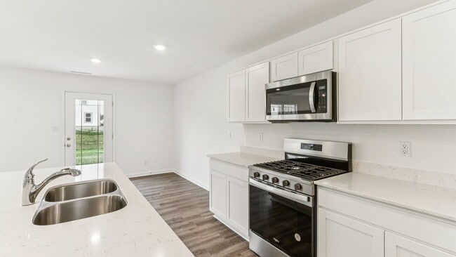 6826 Henley Way, Indianapolis, IN 46221 - photo 3