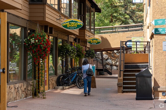 Gene Taylor’s Sports anchors Snowmass Mall with gear rentals and apparel.