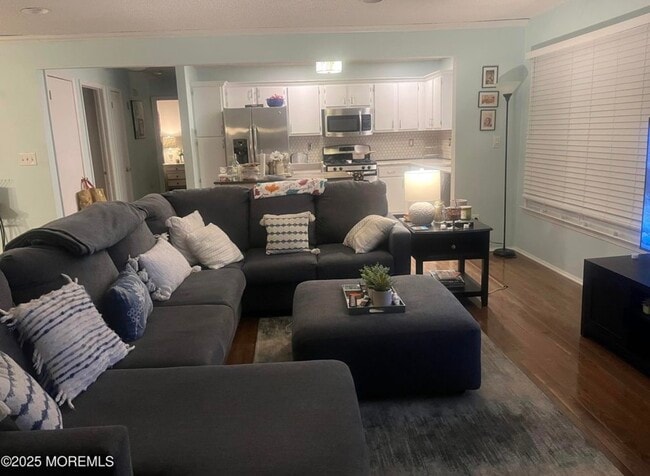 182 Tulip Ln unit 182 tulip ln, Freehold, NJ 07728 - photo 3