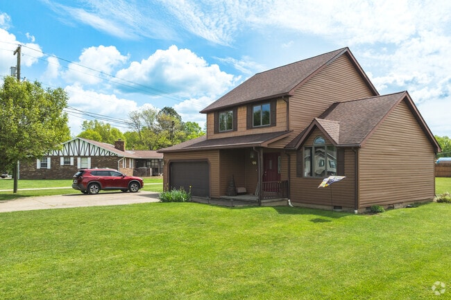 Many Mineralwells homes feature large yard for kids to play.