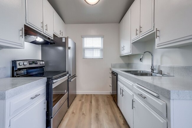 Premier Apartment Complex Near Hollywood Park with Pool, Gym and Covered Parking!, Inglewood, CA 90301 - photo 2