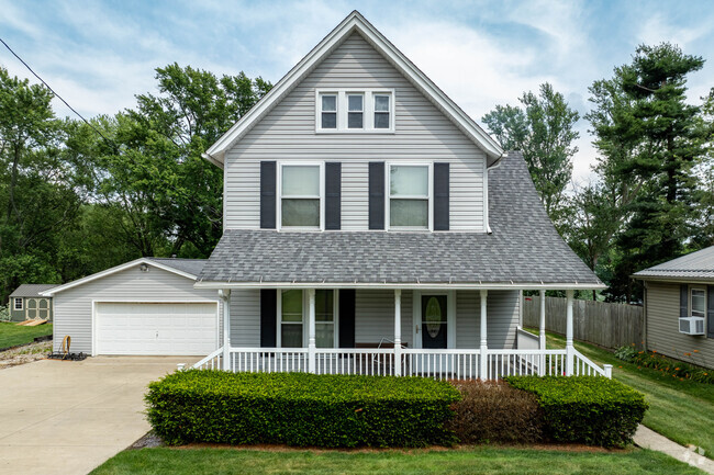 In West Brookfield, you can find examples of Colonial Revival homes.
