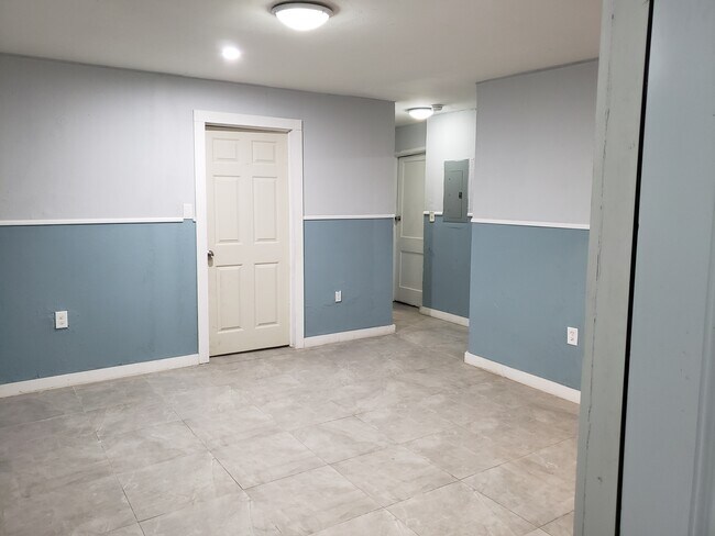 829 NW 113th St unit C, Miami, FL 33168 - photo 4