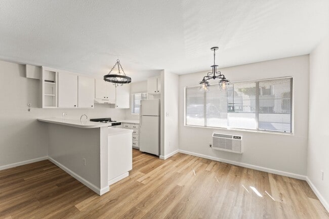 Tarzana Plaza unit 122, Tarzana, CA 91356 - photo 6