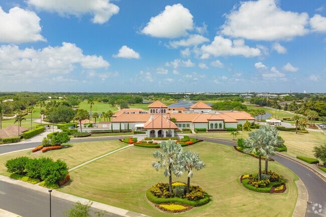 The Bear Lakes Country Club offers Century Village residents access to golf and leisure.