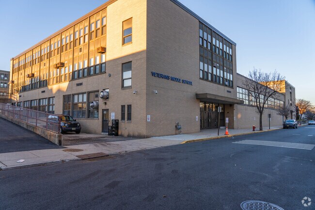 The North Arlington Middle School admits children in 6th-8th grade.