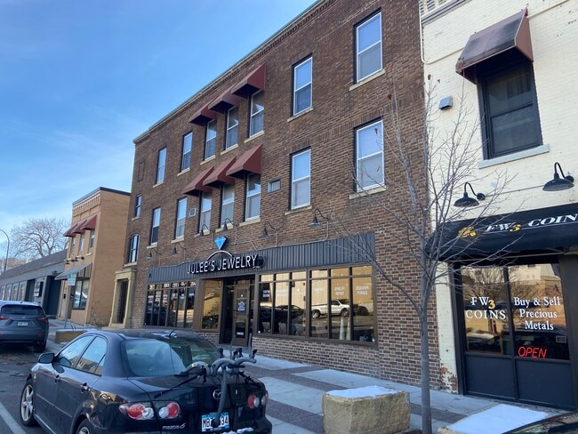 501 S Front St unit B, Mankato, MN 56001 - photo 2