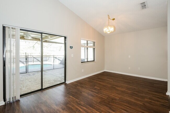 1048 Vernon Loop, Oviedo, FL 32765 - photo 6