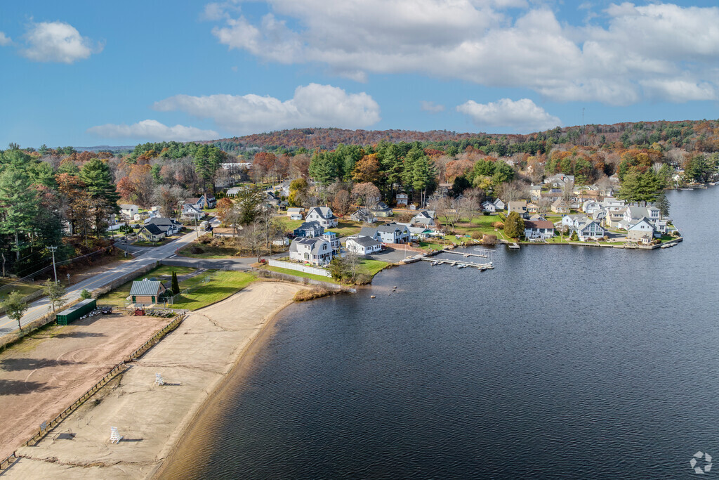 About Crystal Lake | Schools, Demographics, Things to Do - Homes.com