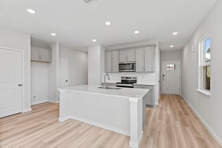 206 Collin Nicholas Dr, Kingsland, GA 31548