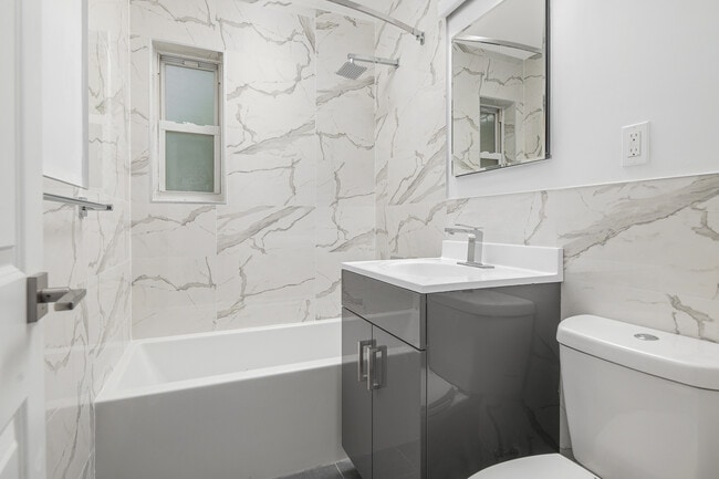 Hillside Village, Ridgefield, NJ 07657 - photo 2