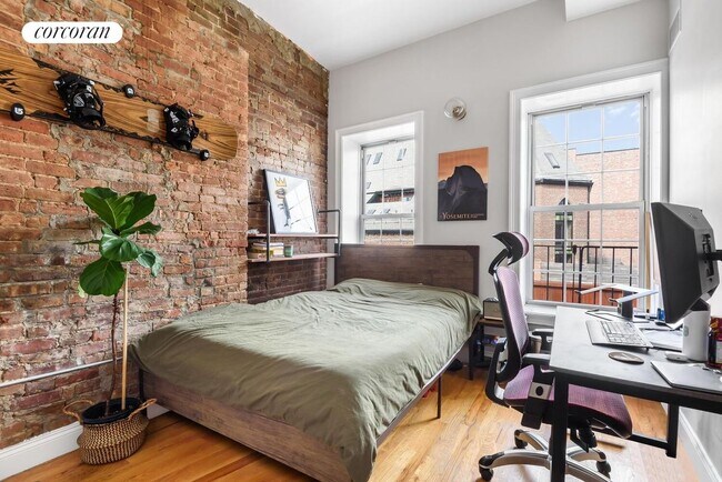 558 Driggs Ave, New York City, NY 11211 - photo 3