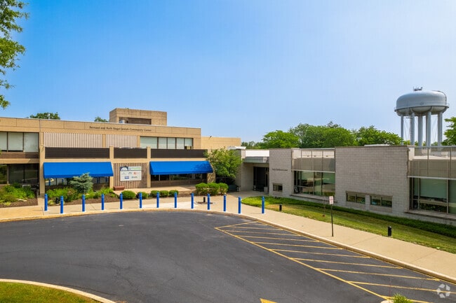 The main entrance to the Jewish Community Center that houses Albert Einstein Academy.