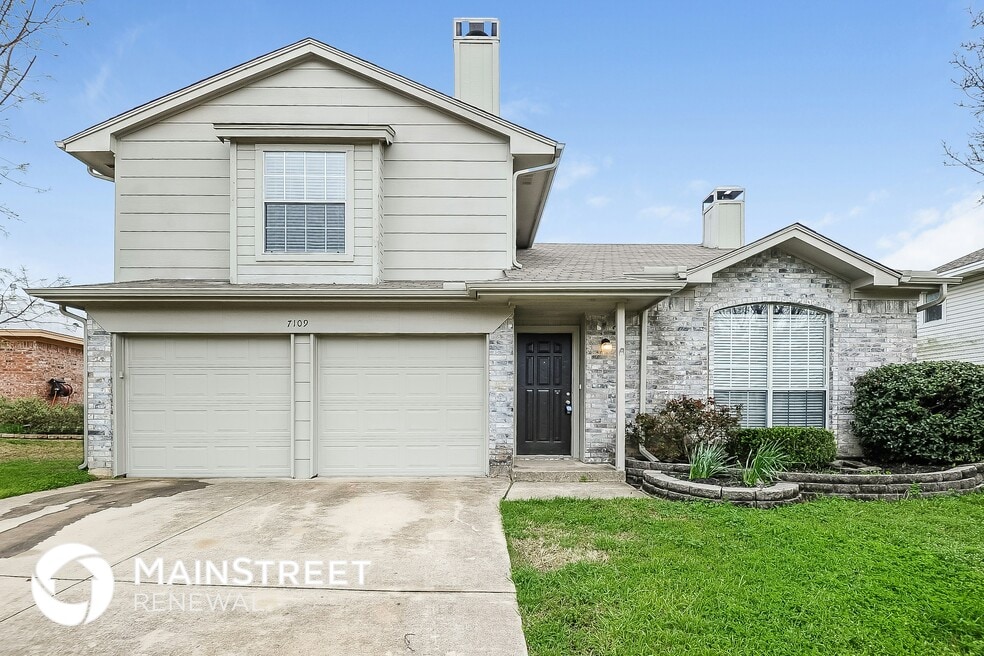 7109 Woodhinge Dr, Benbrook, TX 76126 - photo 1