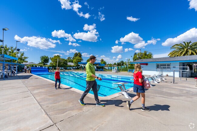 Parkway Swimming Club offers lessons for all ages.