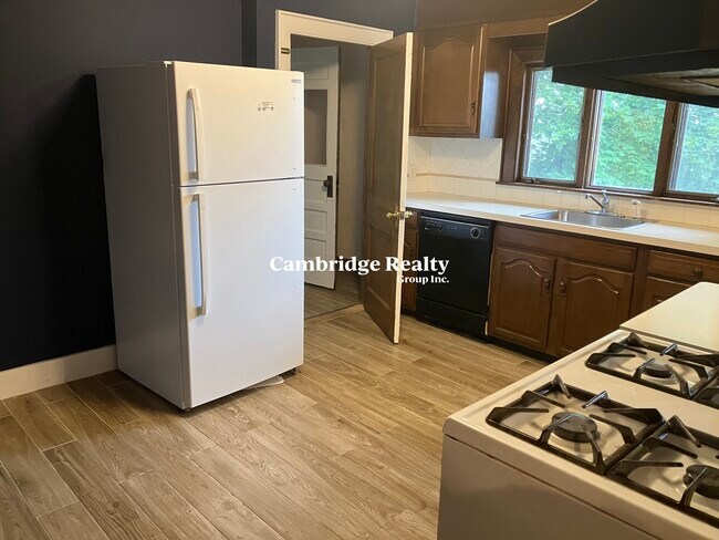 93 Hillside Rd unit 2, Watertown, MA 02472 - photo 2