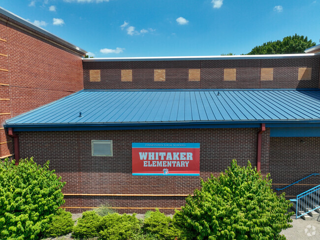 Finneytown Elementary School has a student to teacher ratio of 16 to 1 in Brentwood.