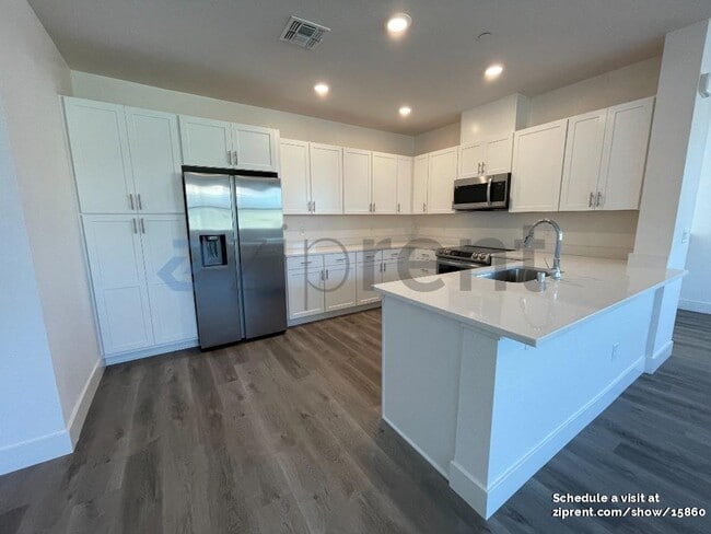 5301 E Commerce Way, Sacramento, CA 95835 - photo 2