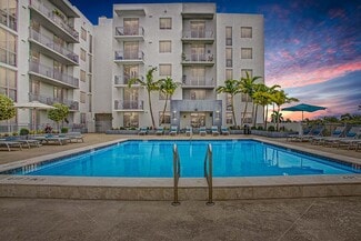 275 Fontainebleau Blvd, Miami, FL 33172