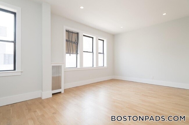 8 Elko St unit 1, Boston, MA 02135 - photo 3