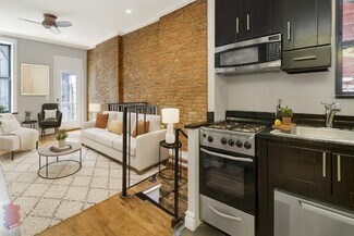 246 Mott St Unit 4, New York, NY 10012