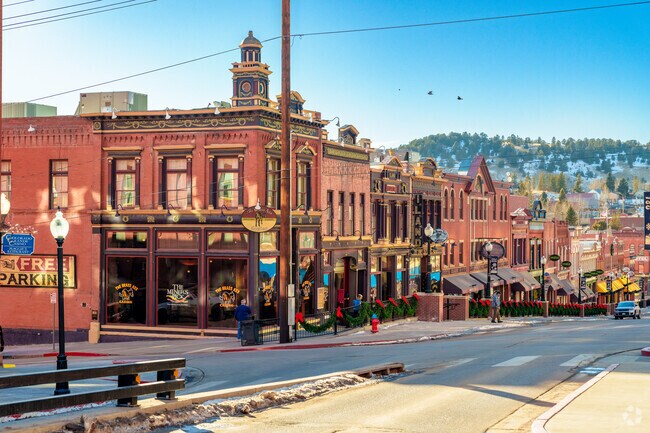 As far as little mountain towns go, Cripple Creek is postcard perfect.