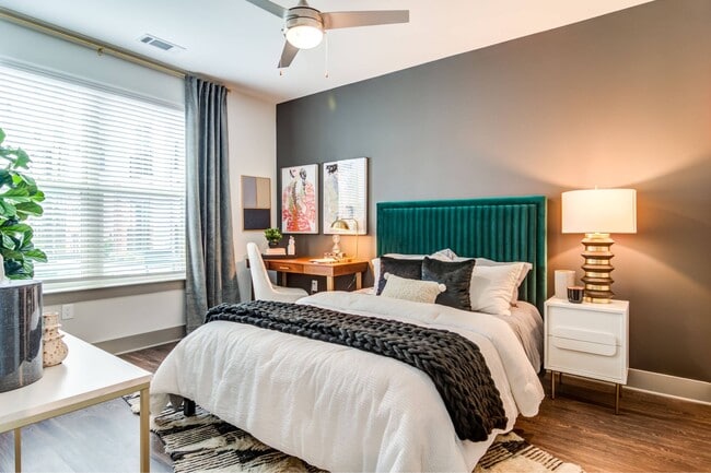 Skye Suwanee Town Center, Suwanee, GA 30024 - photo 2