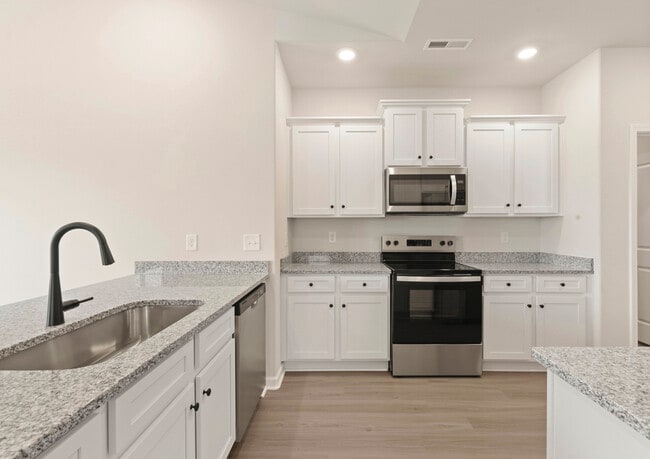 1078 Russel Dr unit 37045576, Winston-Salem, NC 27127 - photo 4