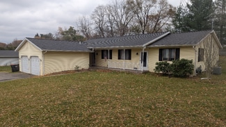 538 4 Mile Rd NW, Comstock Park, MI 49321