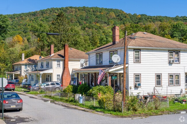 Curtin’s American foursquare homes offer spacious layouts ideal for growing families.