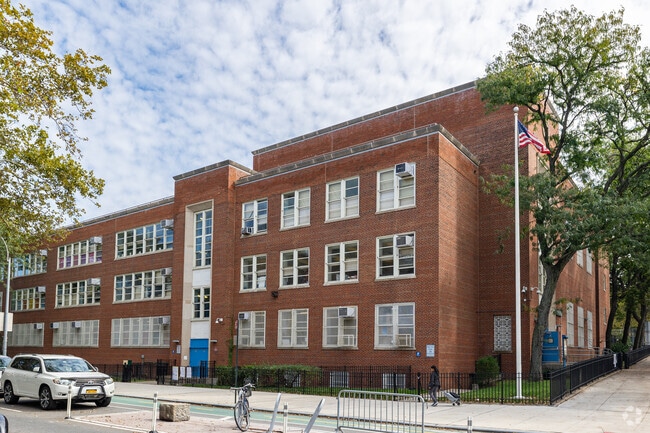 Ps 112 Dutch Kills is in Queens.