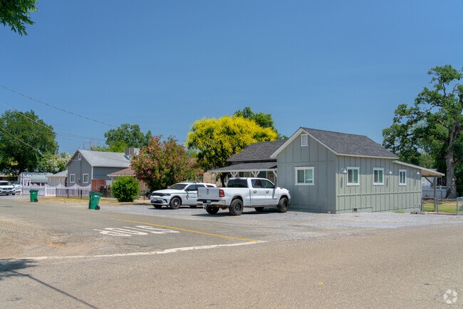 Home prices in Cottonwood range from $170,000 to $550,000.