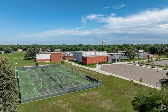 There are 4 tennis courts at St. Louis Park Middle School.