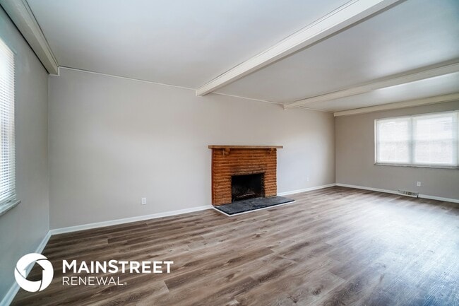 2727 Hafton Rd, Columbus, OH 43204 - photo 2