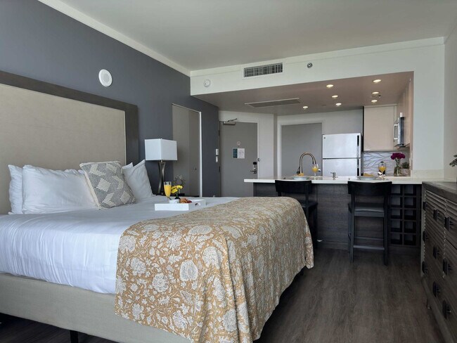 2889 Mcfarlane Rd unit ID1240597P, Miami, FL 33133 - photo 2